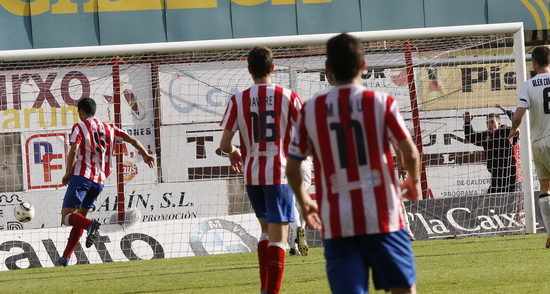 Carlos Pita anotó el gol de Lugo tras una excepcional parada de Miguel Martínez