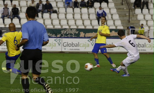 Carlos Indiano anotaba ante su ex-equipo el gol que suponía la victoria albaceteña in-extremis