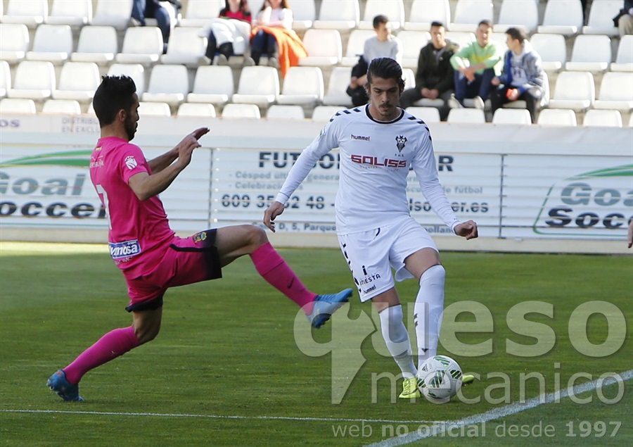 Mal día para debutar. Javi Noblejas jugó su primer partido con la camiseta del Albacete