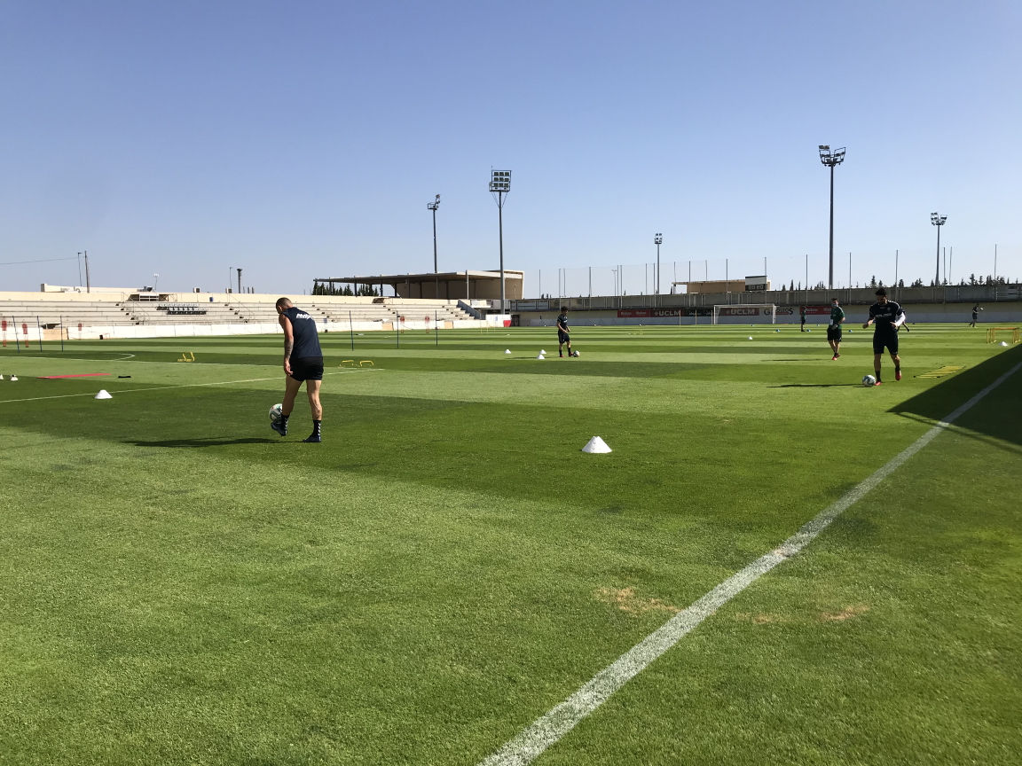 Muchas distancias en el primer entrenamiento del Albacete Balompié