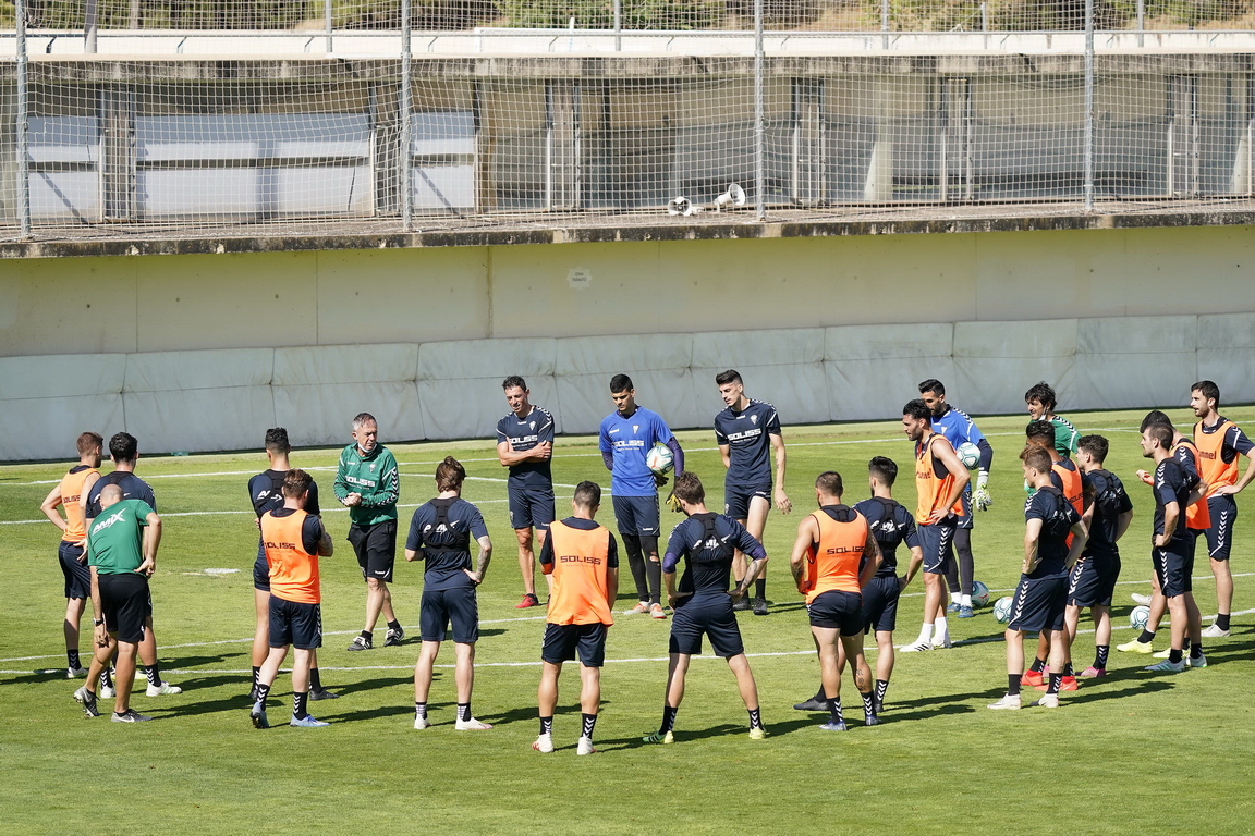 Lucas Alcaraz intentará que sus futbolistas tengan el grado de activación necesario ante el Zaragoza