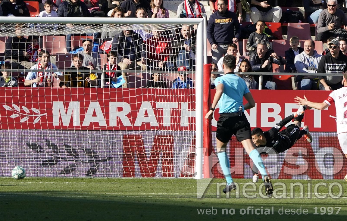 En una jugada en la frontal del área Brandon se deshizo de su marca y anotó el gol para el Girona