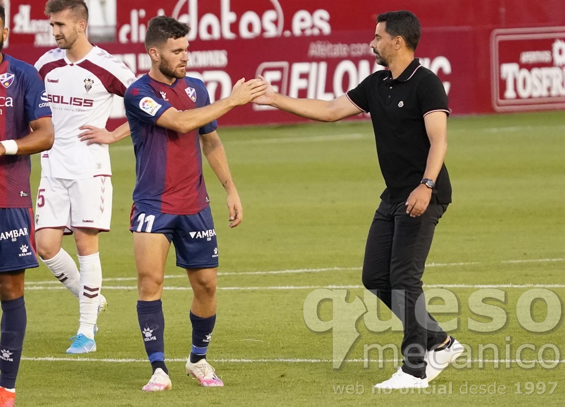 Michel Sánchez, técnico del Huesca, reconoció el mal primer tiempo de su equipo ante el Albacete
