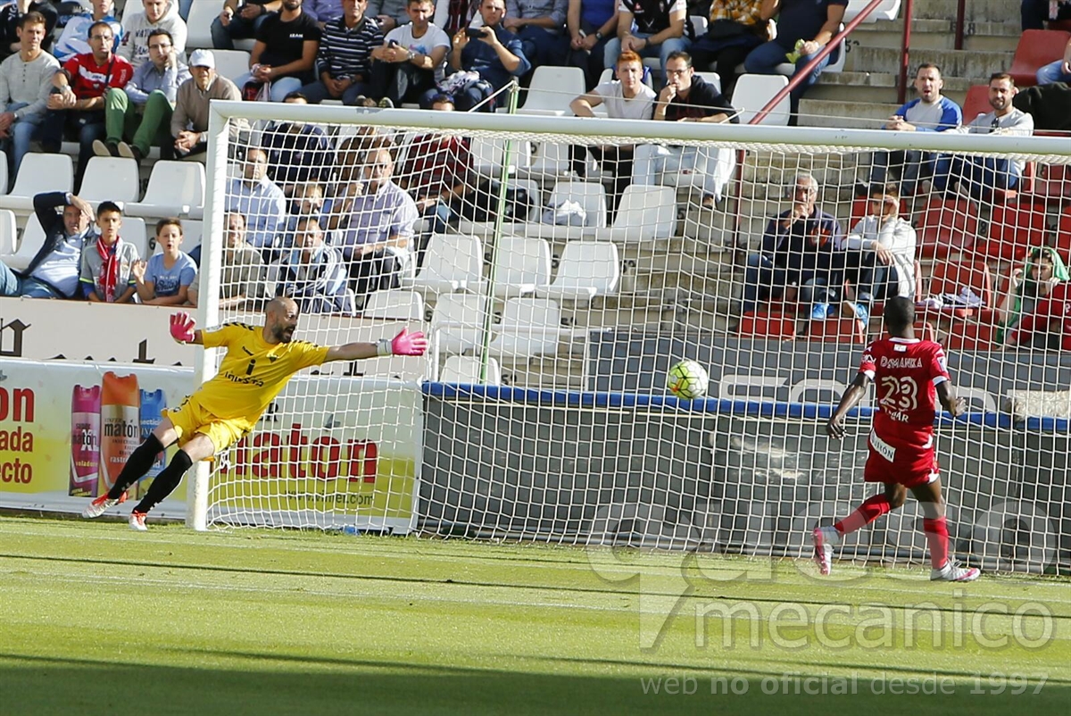 Diamanka marcando su primer gol en el Carlos Belmonte...., pero con el Zaragoza. Temporada 2015-2016