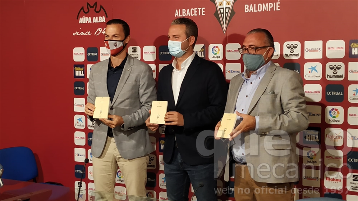 Presentación del libro "Por si acaso", con vivencias de un jugador de las categorías inferiores del Albacete Balompié ahora periodista en el Diario As