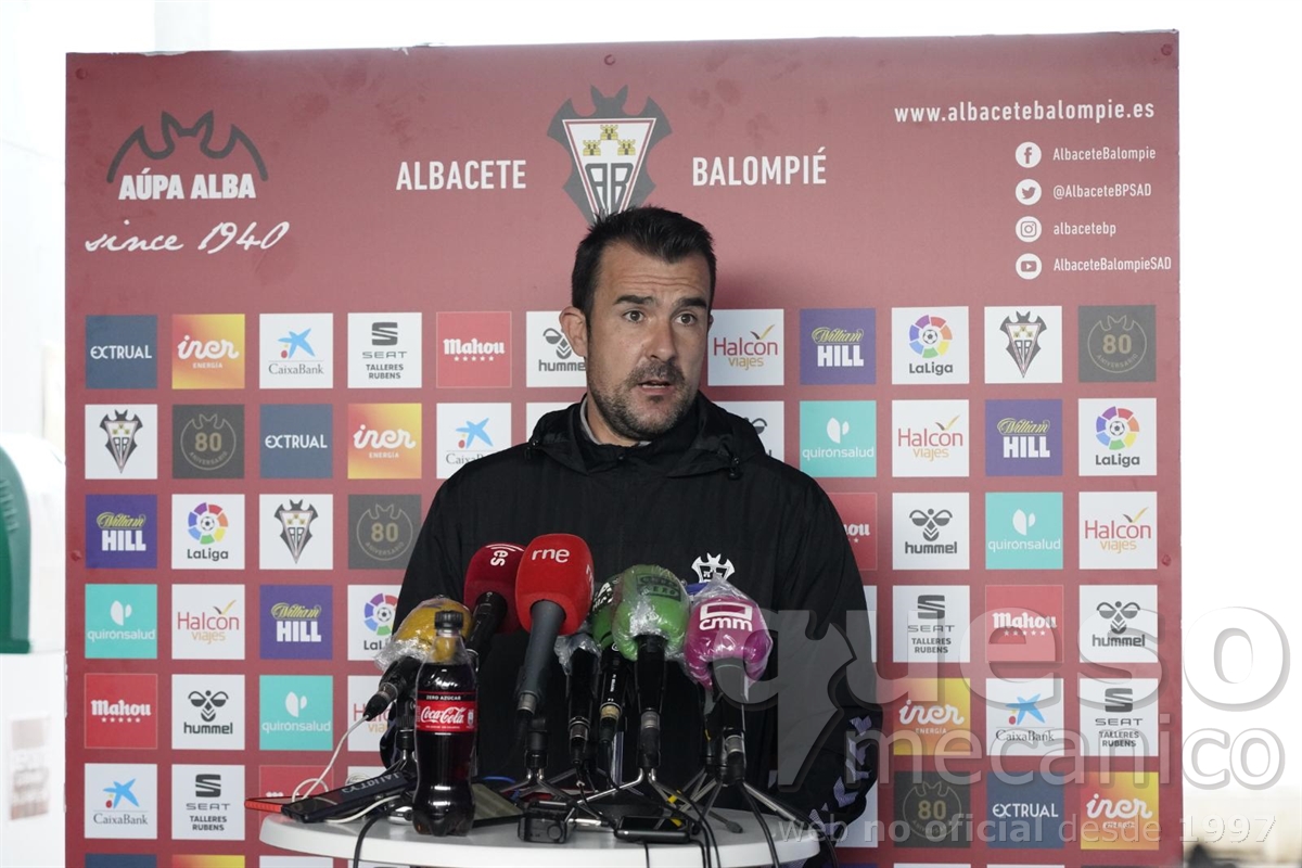 Rueda de prensa de Aritz López Garai en la previa del encuentro F.C. Cartagena - Albacete Balompié correspondiente a la Jornada 10 del Campeonato Nacional de Liga de Segunda División A