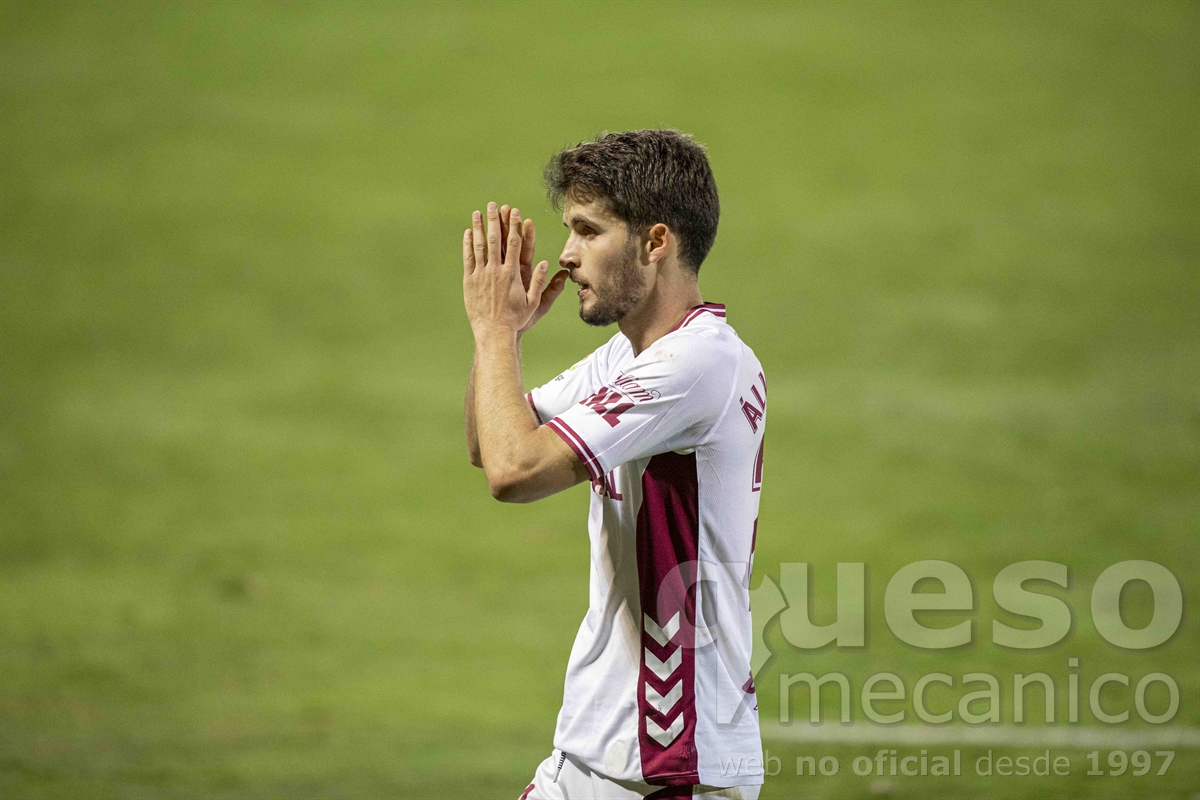 Álvaro Peña hacía el segundo gol albaceteño y no lo celebraba en señal de respeto a la que fue su afición el año pasado