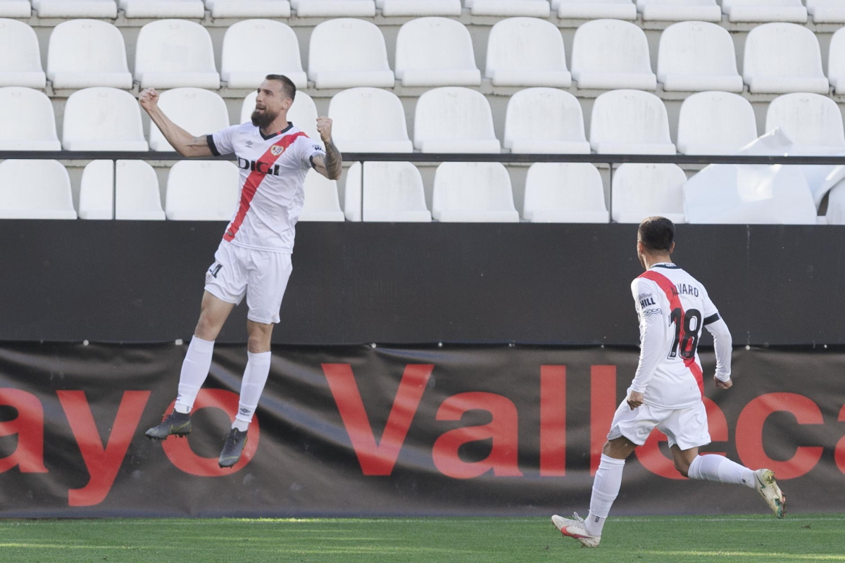 El ex-albaceteño Esteban Saveljich anotaba en el minuto 2 el primer gol del Rayo Vallecano