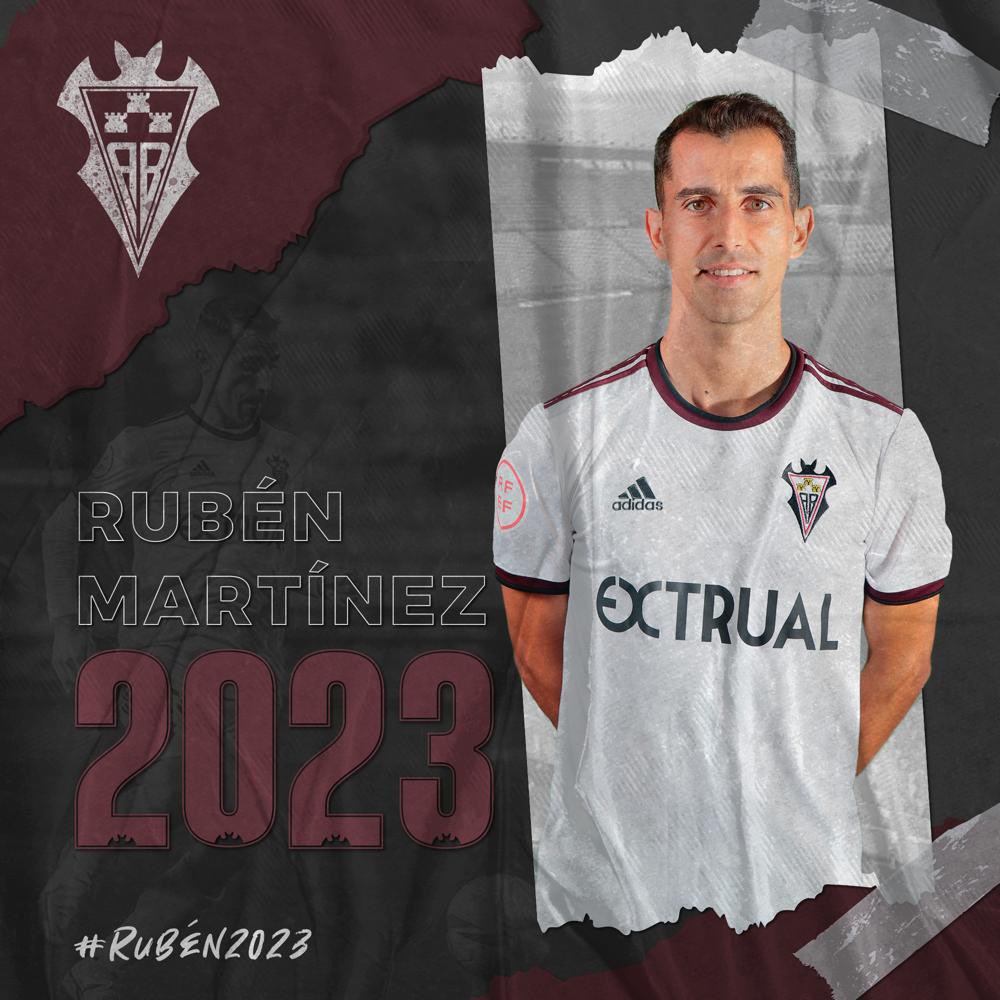 Rubén Martínez prolonga su contrato con el Albacete hasta 2023