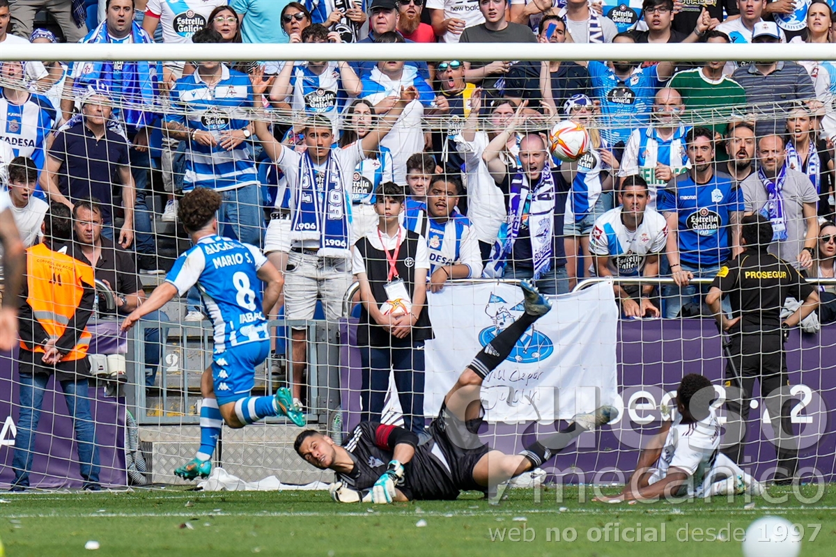 Mario Soriano hacía en el 26 el gol del Deportivo de la Coruña
