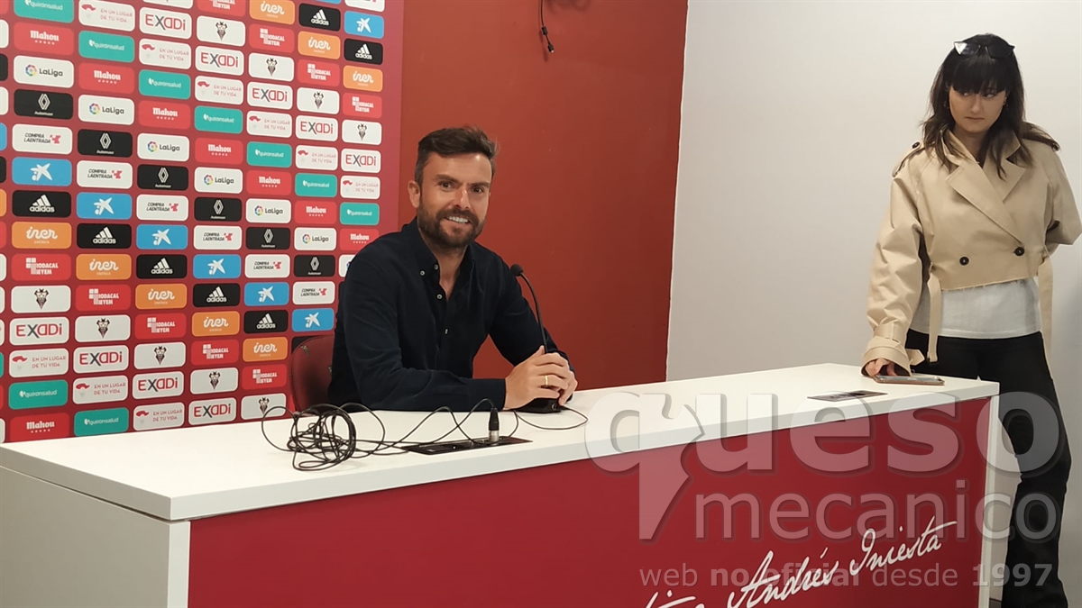 Rueda de prensa de Rubén Albés, entrenador del Albacete Balompié, en la previa del encuentro Albacete - U.D. Las Palmas