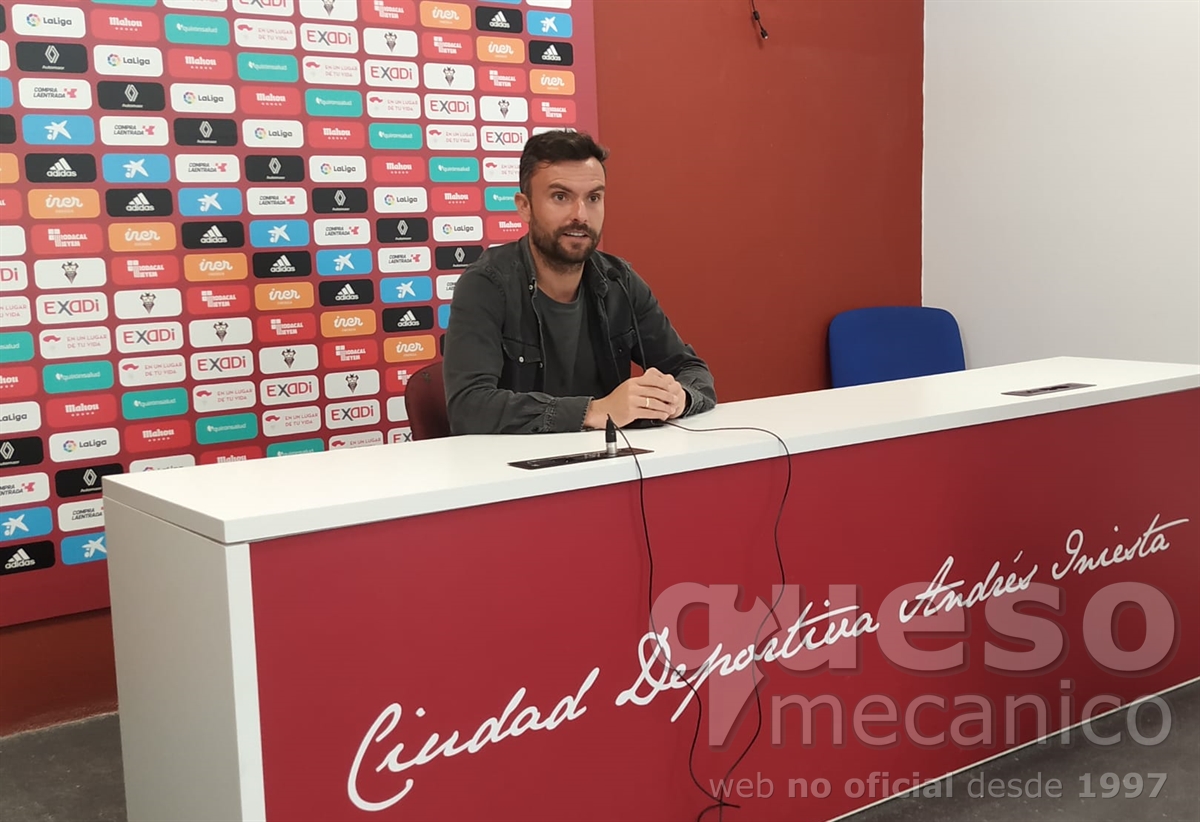 Rueda de prensa de Rubén Albés, entrenador del Albacete Balompié, en la previa del encuentro Villarreal "B" C.F. - Albacete Balompié