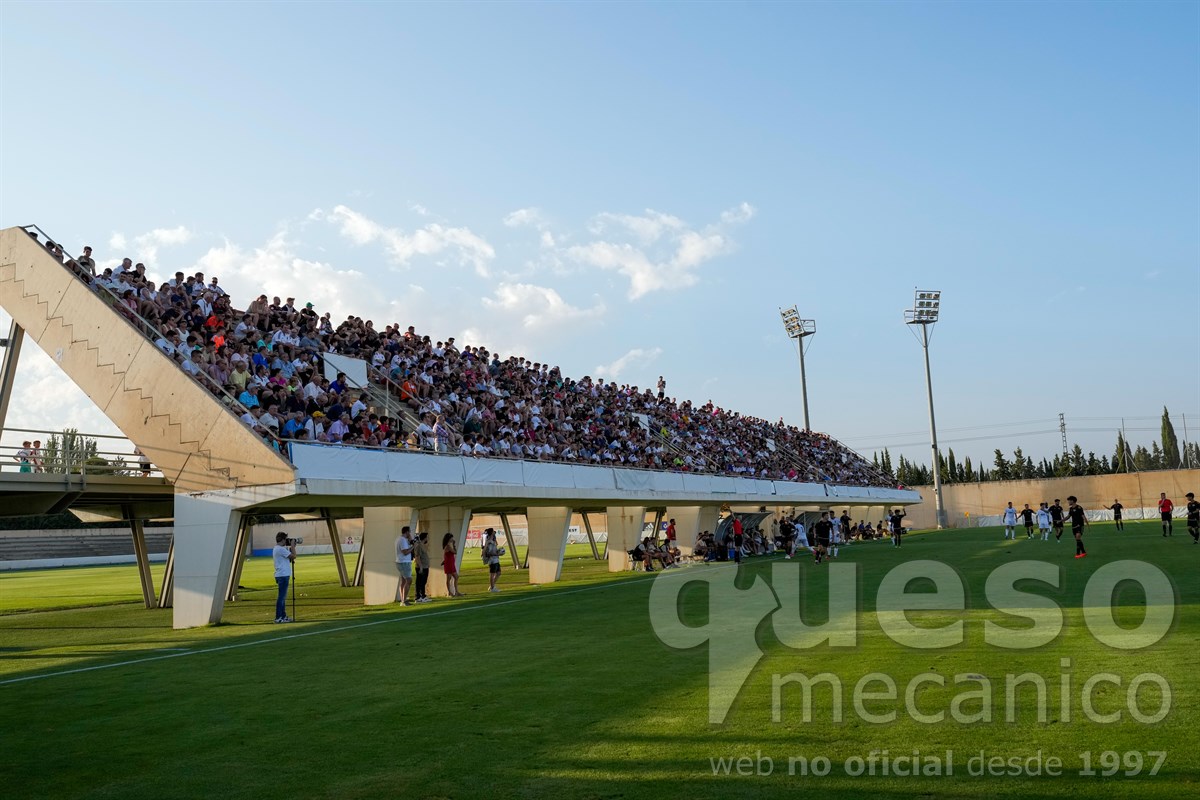 Más de 2000 espectadores presenciaron el estreno del Albacete 2023-2024 a pesar de lo calurosa de la tarde en la capital y el lamentable acceso a la Ciudad Deportiva